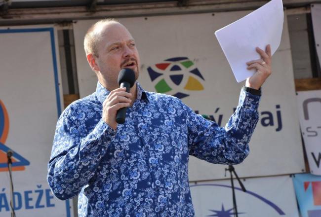 David v akci