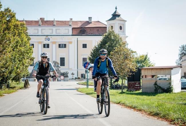 Krajem vína - Tour de burčák po vinařských stezkách Kyjovska 2026