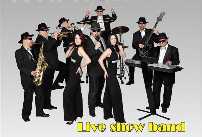 Taneční orchestr Holiday Express plné obsazení