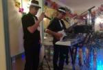 v band duo